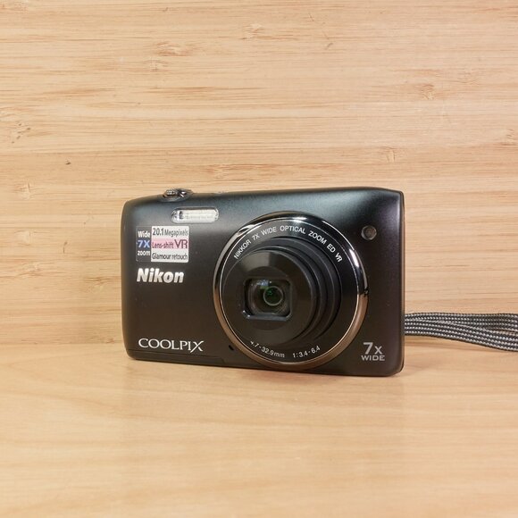 Nikon Coolpix S3500 Digital Camera / 20.1MP / 7x Optical Zoom / Black / Tested - Picture 1 of 9